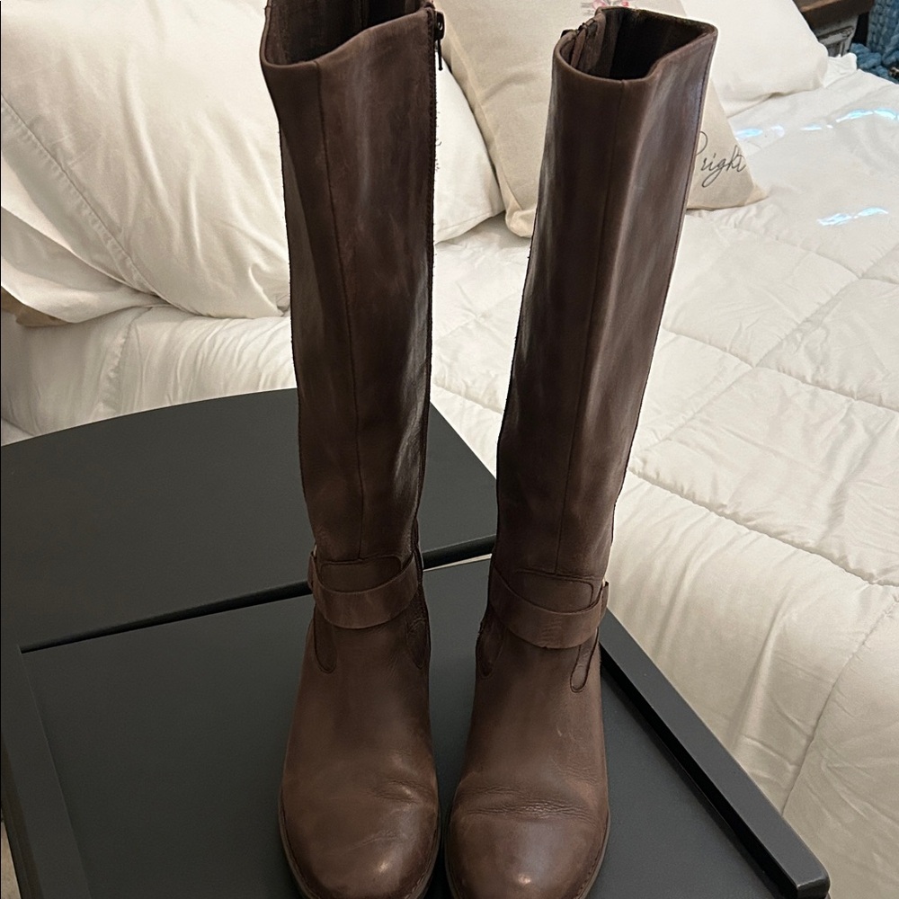Born Women's Tan Leather Heeled Boots - Picture 4 of 10